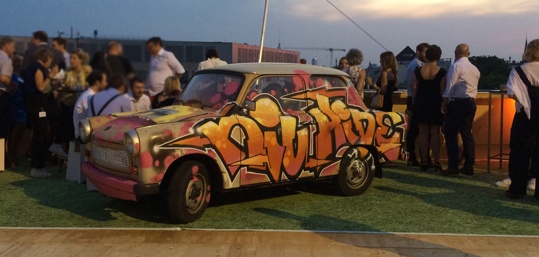 Graffiti Trabant im Strret Art Look durch Graffiti Artist gestalten lassen - Urban Artists Show Graffiti