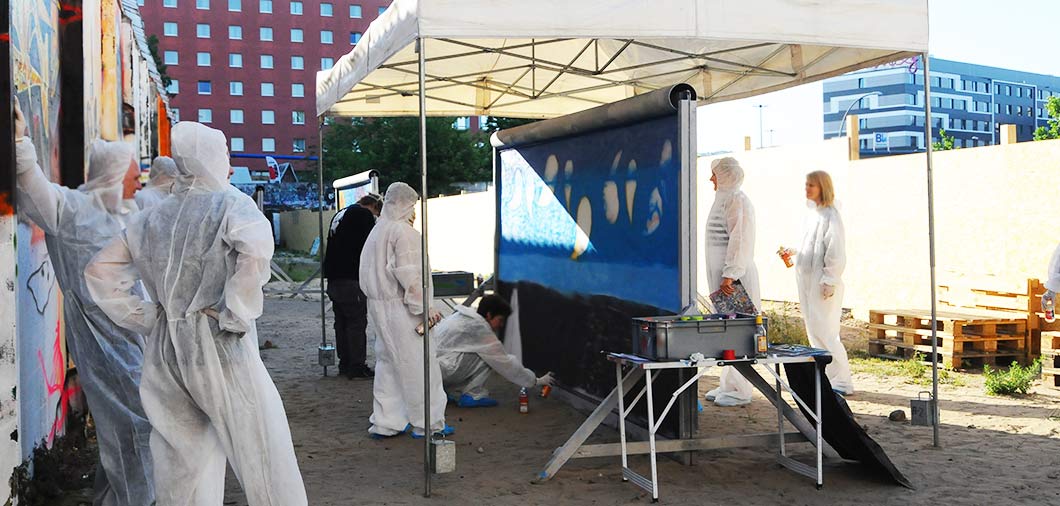 Graffiti Workshop Teamevent vor der Berliner Mauer mit Urban Artists für Lufthansa im YAAM Berlin
