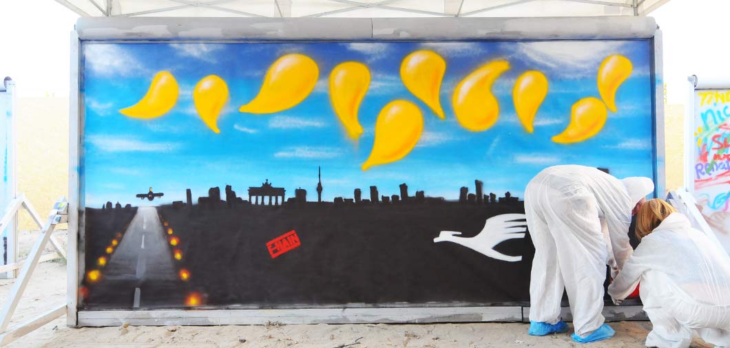 Berlin Replica Wall von Urban Artists mit Graffiti Workshop & Teambuilding im YAAM Berlin für Lufthansa
