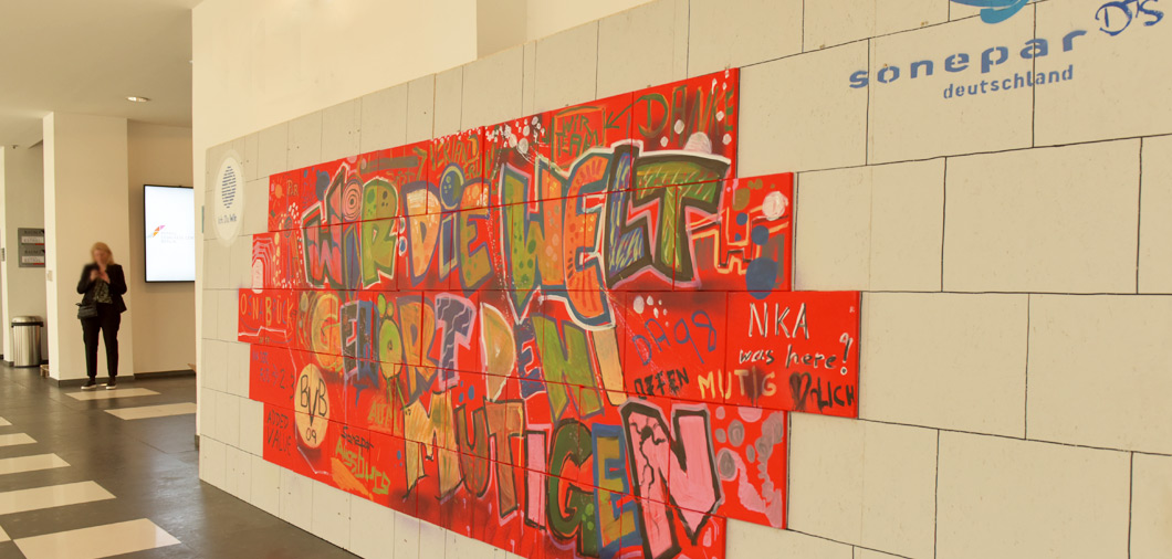 Breaking Wall - Die Event-Graffiti Mauer mit Giveaways