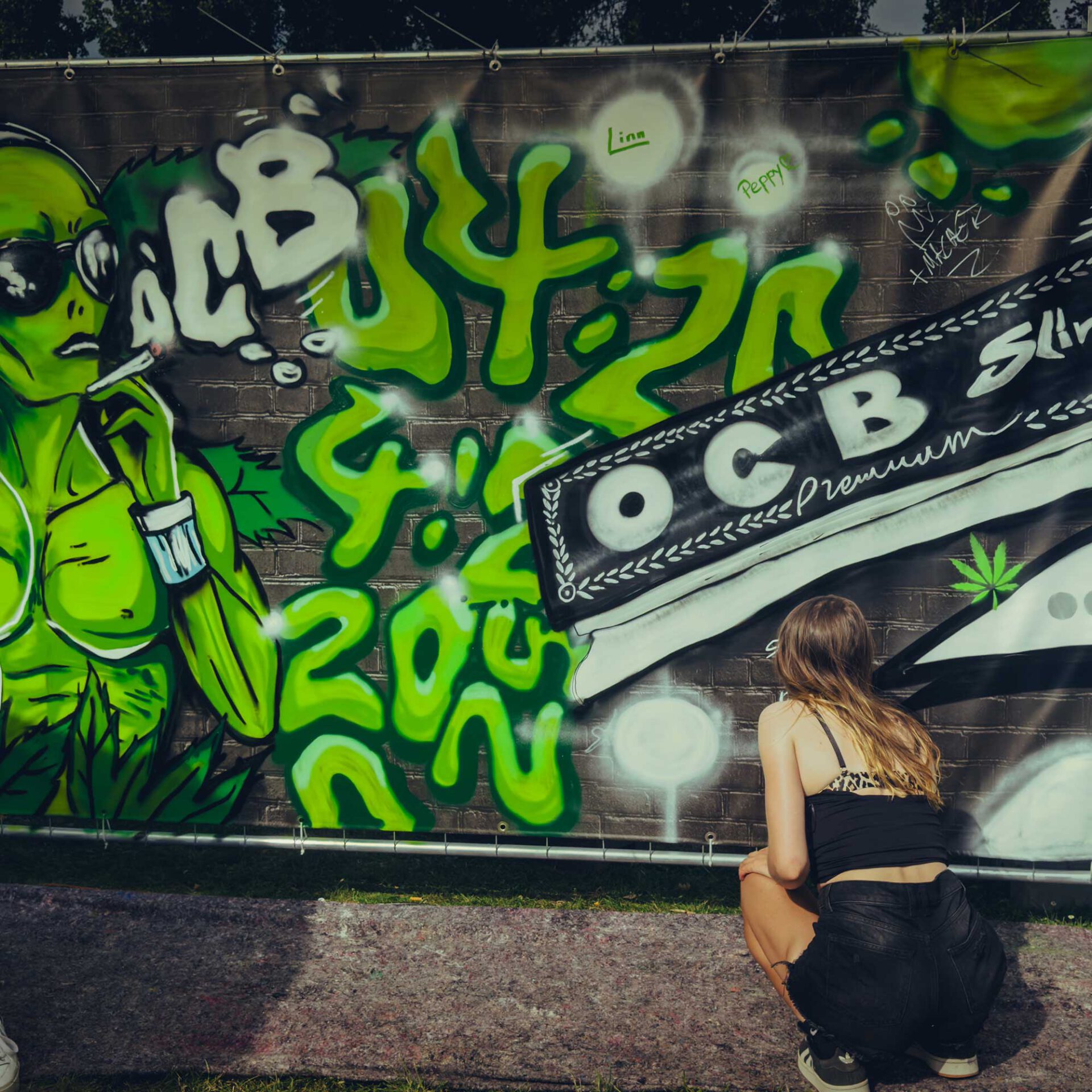 OCB x URBAN ARTISTS at Mary Jane Berlin mit Graffiti & Street Art Livepainting und Messedesign