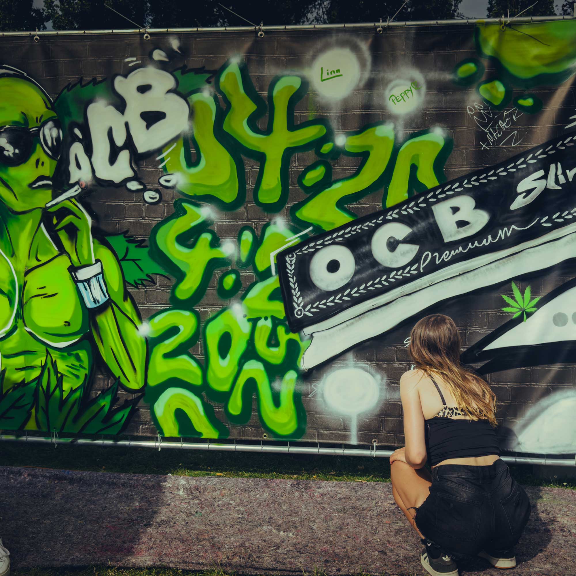 OCB x URBAN ARTISTS at Mary Jane Berlin mit Graffiti & Street Art Livepainting und Messedesign